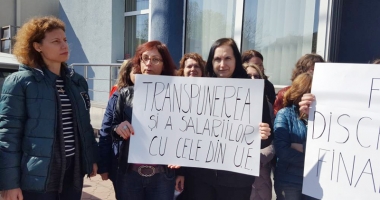 Stire din Social : Grevă de avertisment  la Agenția de Mediu. Angajații cer salarii  mai mari