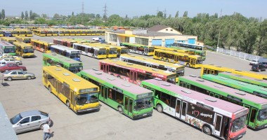 Stire din Social : Greva RATC / AUTOBUZELE NU VOR CIRCULA NICI ASTĂZI. Microbuze private vor asigura traseele