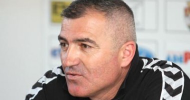 Stire din Sport : Fotbal / Lică l-ar vrea pe Grigoraș antrenor la Farul