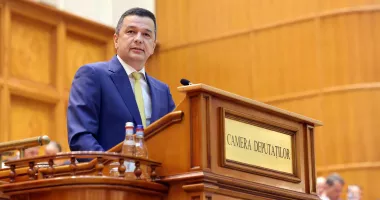 Stire din Politică-Administrație : Parlamentarii care au încălcat regulamentul în ședința comună vor fi pedepsiți