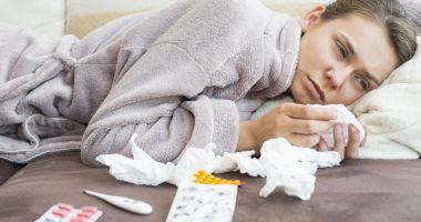Afecțiuni de sezon. Gripa ne dă târcoale: simptome și cum putem scăpa de ea