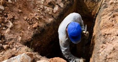 Stire din Eveniment : Gropar acuzat că exhuma cadavre pentru a revinde locurile de veci. Cât ar fi cerut pentru un mormânt