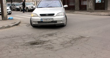 Stire din Eveniment : Constanța dă din nou în… gropi. Șoselele sunt măcinate de cratere