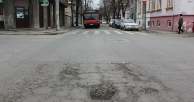 Constanța dă din nou în… gropi. Șoselele sunt măcinate de cratere - 4