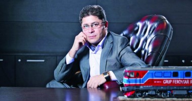 Stire din Economie : Gruia Stoica a semnat contractul cu Ministerul Transporturilor