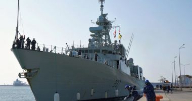 Stire din Eveniment : Grupare navală NATO, în portul Constanța