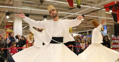 Stire din Social : Galerie foto. Carrefour sărbătorește "Săptămâna Turcească" cu delicii orientale