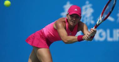 Stire din Sport : Simona Halep, învinsă de Allertova în sferturi la Guangzhou