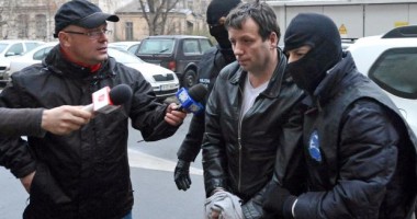 Stire din Eveniment : Hackerul român GUCCIFER, închisoare cu executare