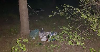 Galerie foto. Mormane de gunoaie și grâu călcat în picioare de petrecăreți, după 1 Mai - 6