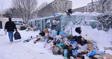 Stire din Social : Mizerie de nedescris! Tone de gunoaie "uitate" în cartiere