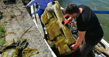 Cauciucuri, beton de la construcții și lăzi de bere, recuperate din Lacul Tăbăcărie - 2