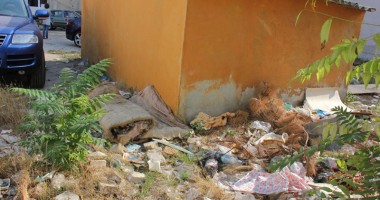 Gunoaie și oameni ai străzii în mijlocul Constanței - 5