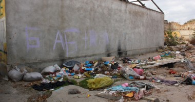 Șatra care terorizează Constanța. "Parcă au fost termite. Au distrus tot" - 3