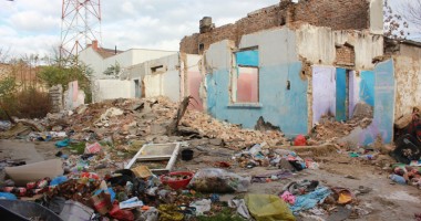 Șatra care terorizează Constanța. "Parcă au fost termite. Au distrus tot" - 4