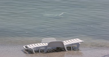 Dezastru ecologic pe plaje, după petrecerile de 1 Mai - 5