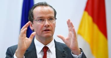 Stire din Politică-Administrație : Parlamentul german: "Este o fraudă. Ponta trebuie să demisioneze"