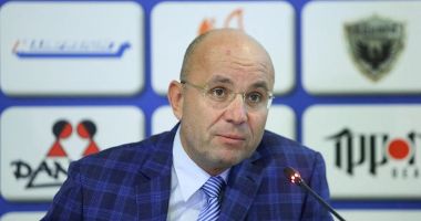 Stire din Sport : Cozmin Guşă : „Nu dau notă de trecere nici sportivilor, nici antrenorilor”
