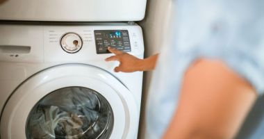 Stire din Politică-Administrație : Ghid de la Guvern: Când să stingem lumina și când să oprim electrocasnicele