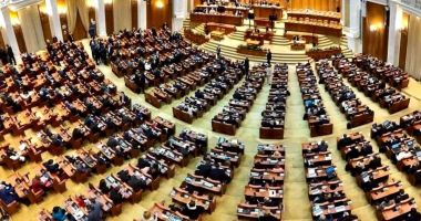 Stire din Politică-Administrație : Plenul comun al Parlamentului se reunește pentru asumarea răspunderii Guvernului