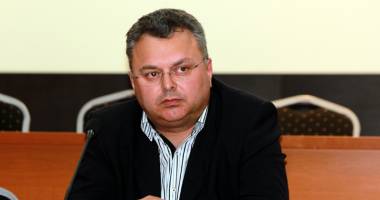 Stire din Politică-Administrație : "Guvernanții noștri se joacă de-a alba-neagra  în domeniul fiscalității"