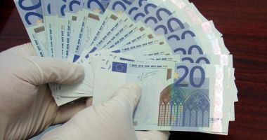 Stire din Politică-Administrație : Liberalii, semnal de alarmă! Sumele de peste 2.000 euro nejustificate și trimise de Diaspora, confiscate