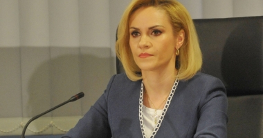 Stire din Politică-Administrație : "Cam o treime din Guvern se împrospătează dar structura rămâne la fel"