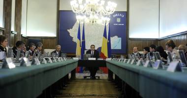 Stire din Politică-Administrație : Copiii cu părinți plecați în străinătate,  în atenția Guvernului