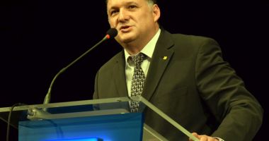 Stire din Politică-Administrație : "Guvernul PSD-ALDE lovește puternic în pensiile românilor. Revoluția fiscală, eșec total!"