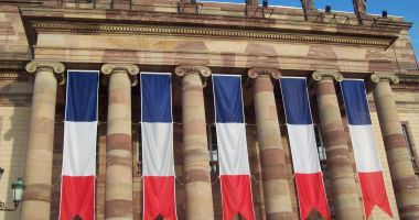 Stire din Actualitate : Guvernul francez dorește să reducă numărul parlamentarilor cu un sfert