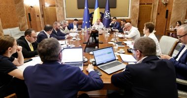 Stire din Politică-Administrație : Premierul, consultări cu ministerele Transporturilor și Dezvoltării pe tema proiectelor care vor fi finanțate în continuare din PNRR