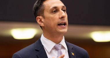 Stire din Actualitate : Guvernul, dat în judecată de liderul partidului DREPT. „Bătaia de joc trebuie să înceteze”