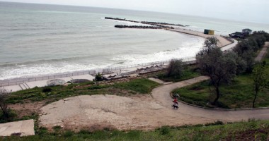 Stire din Politică-Administrație : Guvernul a alocat bani pentru reabilitarea  zonei costiere Constanța-Mamaia Nord