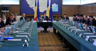 Stire din Politică-Administrație : Guvernul a amânat aprobarea proiectului privind întărirea disciplinei bugetare