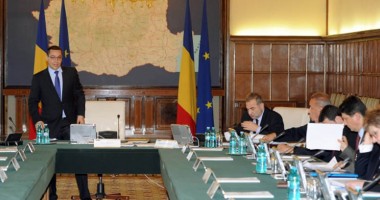 Stire din Politică-Administrație : Guvernul a declarat nelucrătoare ziua de 2 mai