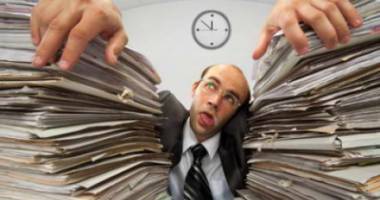 Stire din Economie : Guvernul a înființat Comisia de Tăiat Hârtii