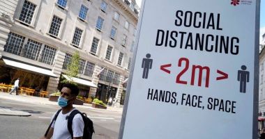 Guvernul britanic nu se grăbeşte să elimine restricţiile anti-COVID-19 din Anglia