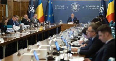 Stire din Politică-Administrație : Ședință de guvern, în aceste momente. Răspunsul sindicatelor din educație, aşteptat