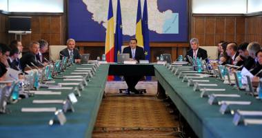 Stire din Politică-Administrație : Guvernul îi cere lui Iohannis să opteze pentru două vile de protocol