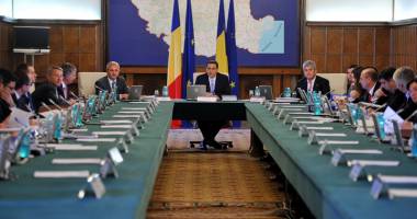 Stire din Politică-Administrație : Guvernul pregătește bani pentru familiile defavorizate cu copii