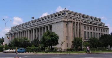 Stire din Politică-Administrație : Guvernul recrutează 300 de tineri în a treia ediție a programului de internship