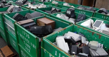 Guvernul se consultă cu patronatele privind managementul deșeurilor reciclabile