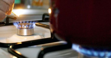 Stire din Economie : Guvernul vrea să amâne scumpirea gazelor de la 1 octombrie