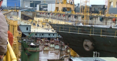 Guvernul vrea să cumpere șantierul naval Daewoo-Mangalia, să construiască fregate și o bărcuță - 3