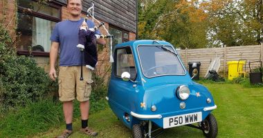 Un britanic străbate Regatul Unit în cea mai mică maşină din lume - 3