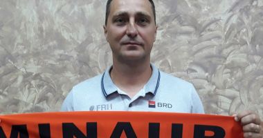 Stire din Sport : Handbal / Raul Fotonea, noul antrenor al CS Minaur