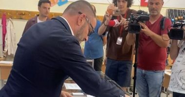 Stire din Politică-Administrație : Horia Constantinescu şi-a exercitat dreptul la vot cu gândul la o schimbare în Constanța