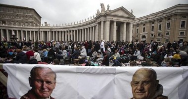 Stire din Actualitate : VIDEO / Eveniment istoric la Vatican: Papii Ioan Paul al II-lea și Ioan al XXIII-lea AU DEVENIT SFINȚI