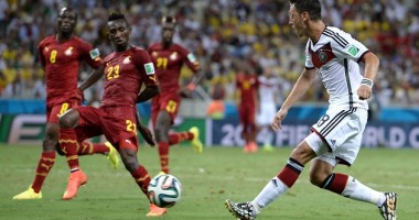 Stire din Sport : Germania - Ghana, scor 2-2, în grupa G. Klose a egalat recordul de 15 goluri marcate la CM