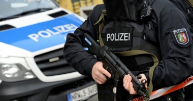 Stire din Actualitate : Focuri de armă la o stație de metrou din Munchen. POLIȚISTĂ ÎMPUȘCATĂ ÎN CAP! Mai multe victime!